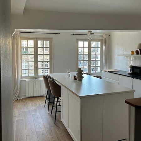 Spacieux Appartement Au Coeur Du Centre Historique De ディナン エクステリア 写真