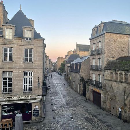Spacieux Appartement Au Coeur Du Centre Historique De ディナン エクステリア 写真